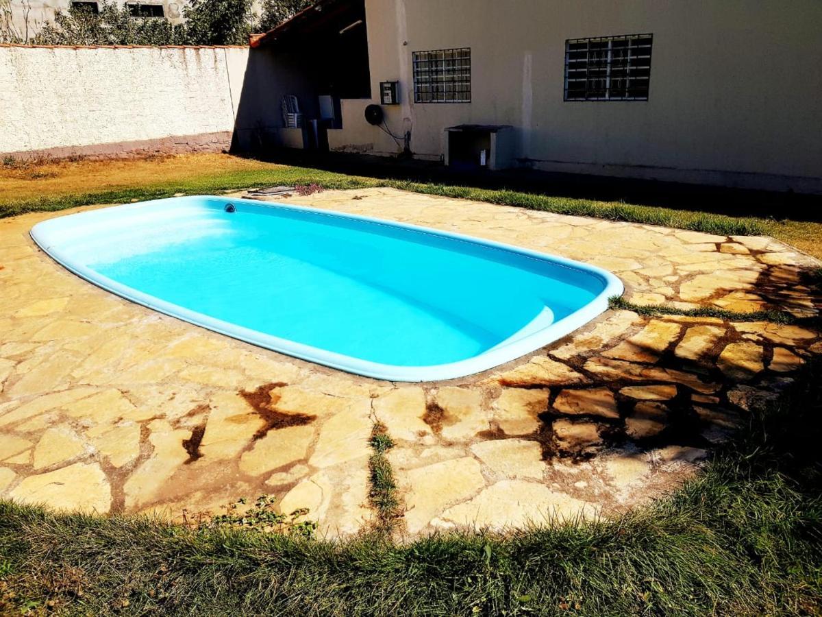 Otima Casa Caldas Novas 2 Km Do Centro Para Ate 14 Pesssoas Com Piscina Aquecida, Churrrasqueira, Wifi 외부 사진